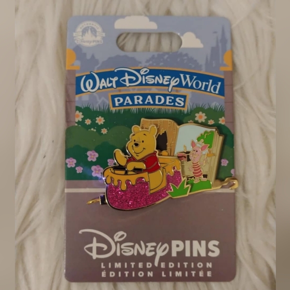 🍯FIRM! NWT DISNEY PARKS 2024 WALT DISNEY WORLD PARADE WINNIE THE POOH LE PIN - Picture 2 of 7